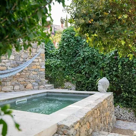 Golfe De St Tropez 3 Pieces Jardin Piscine Privee סן-מקסים