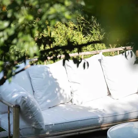 Golfe De St Tropez 3 Pieces Jardin Piscine Privee